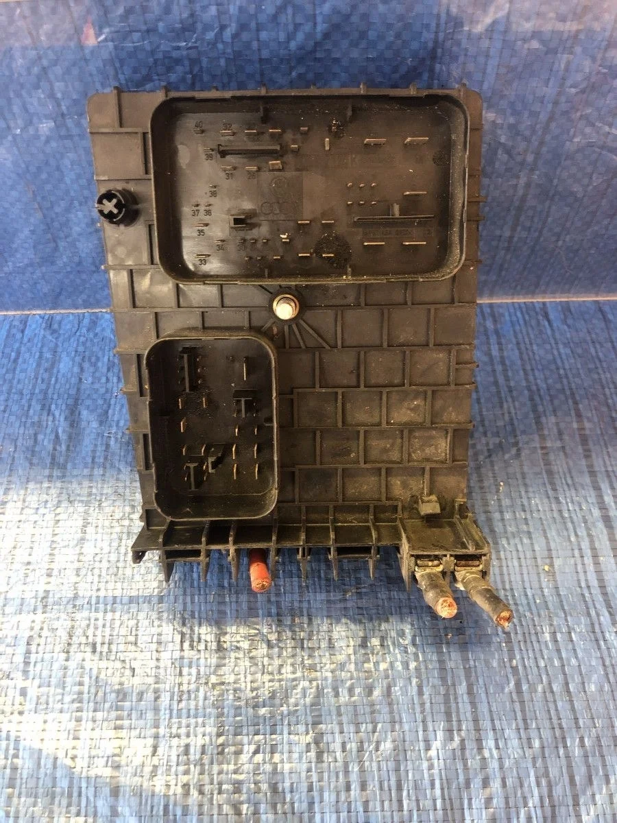 Блок предохранителей Skoda Octavia II (2004—2009) б.у