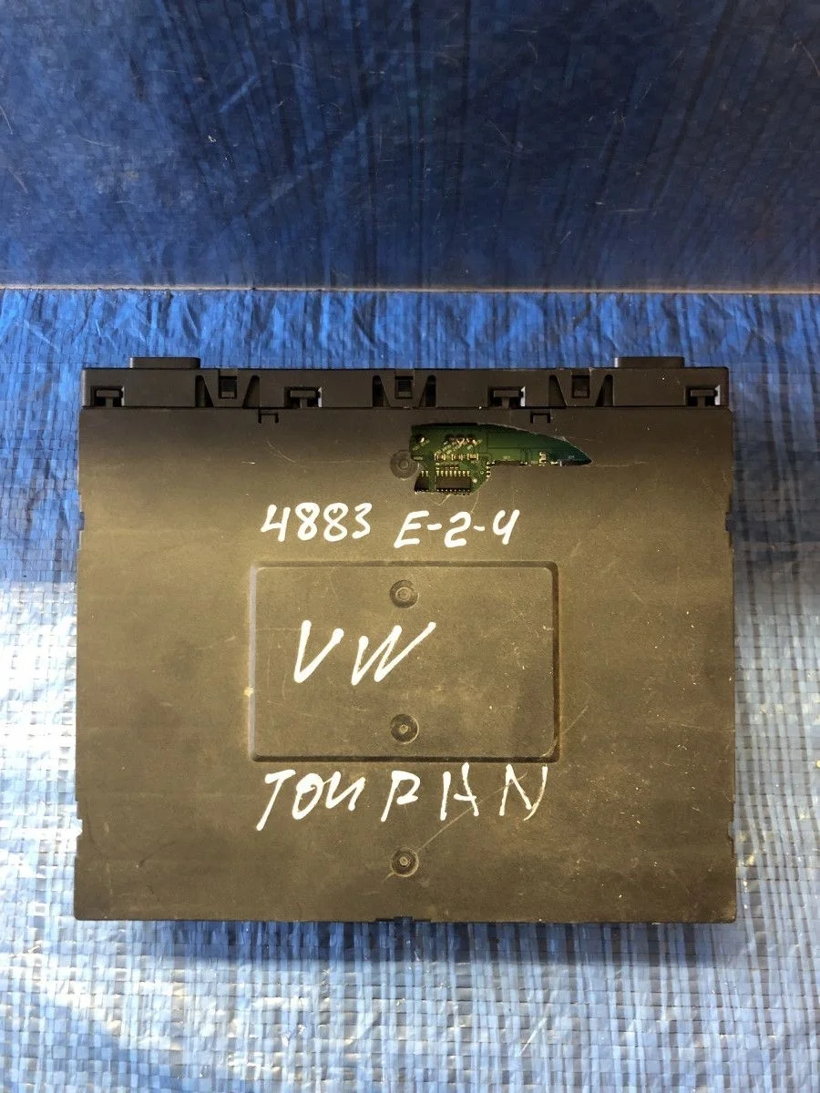 Блок предохранителей Volkswagen Touran I (2003—2006) б.у