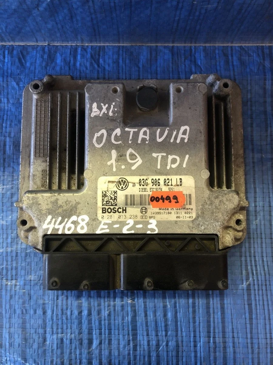 Блок управления двигателем Skoda Octavia II (2004—2009) б.у