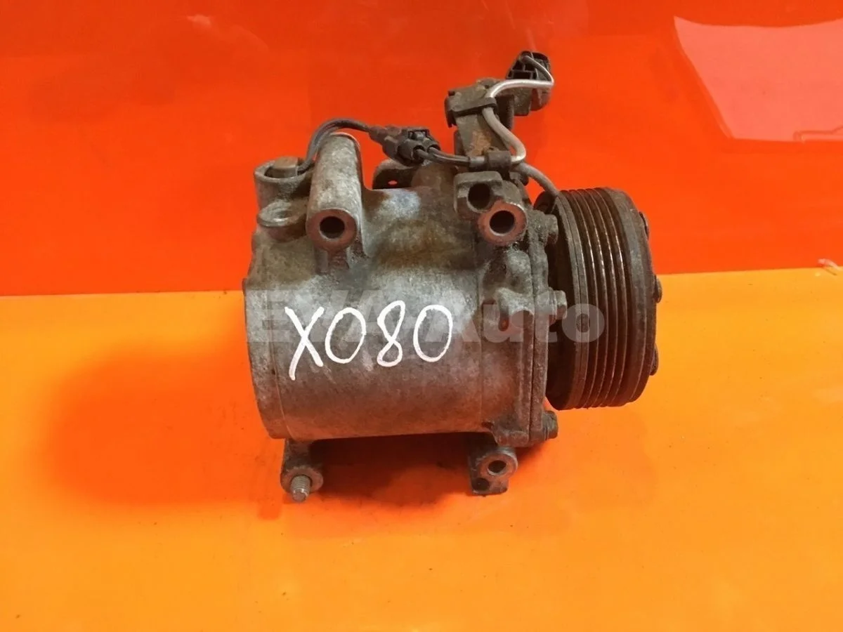 Компрессор кондиционера Mitsubishi Carisma I (1995—1999) б.у