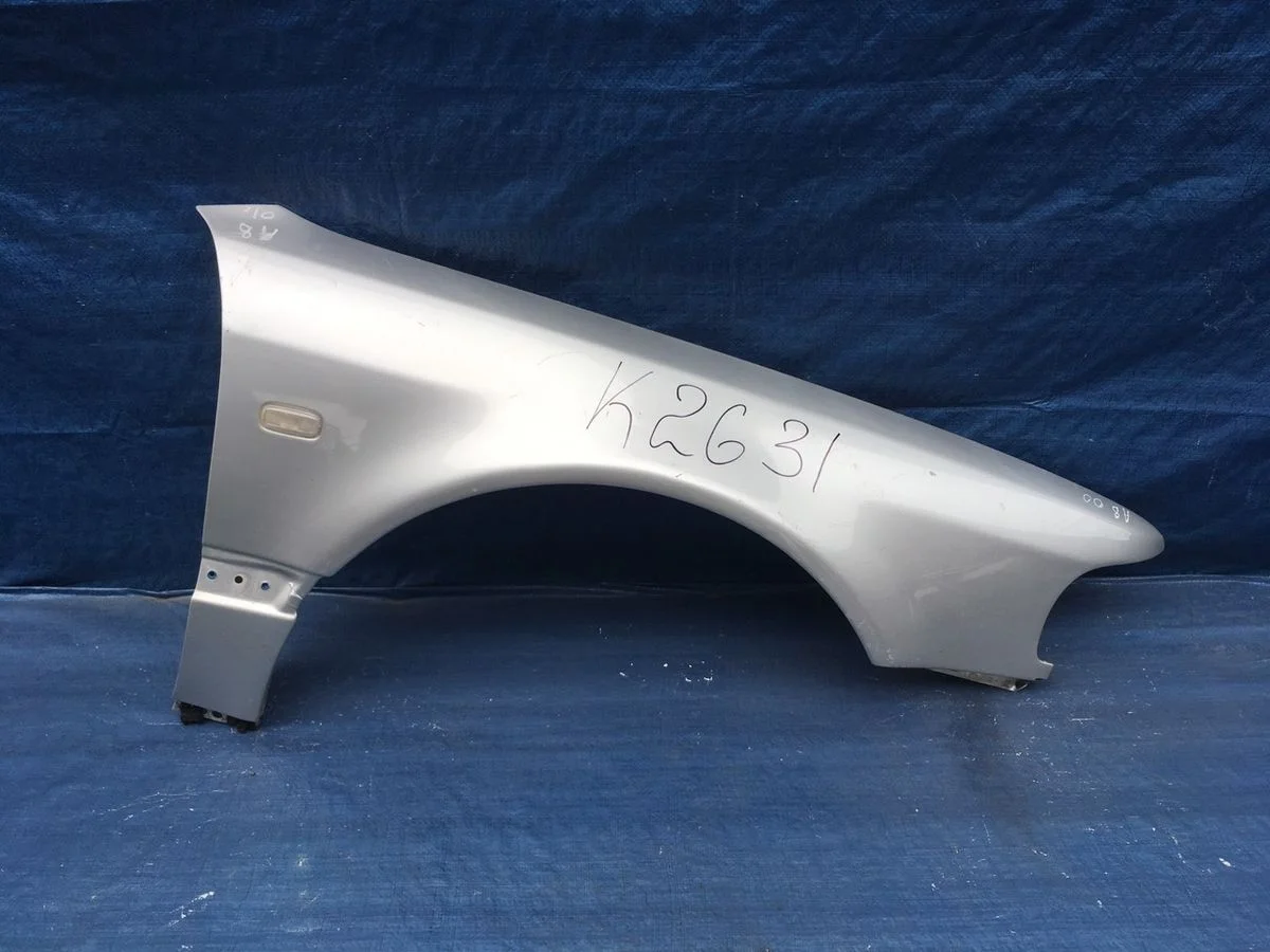 Крыло  правое audi A8 D2 Рестайлинг б.у