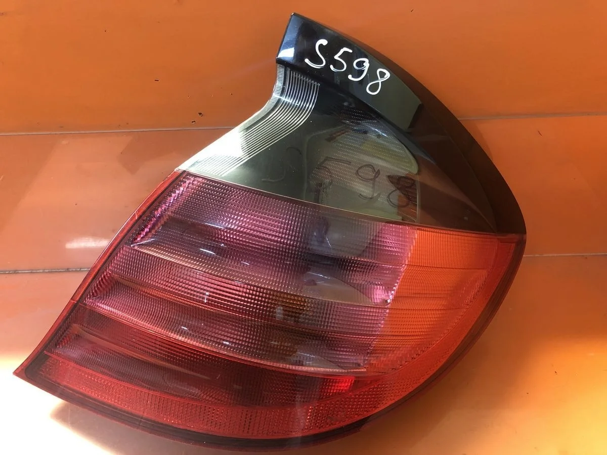 Фонарь задний правый Mercedes-Benz C-класс W203/S203/CL203 (2000—2004) б.у