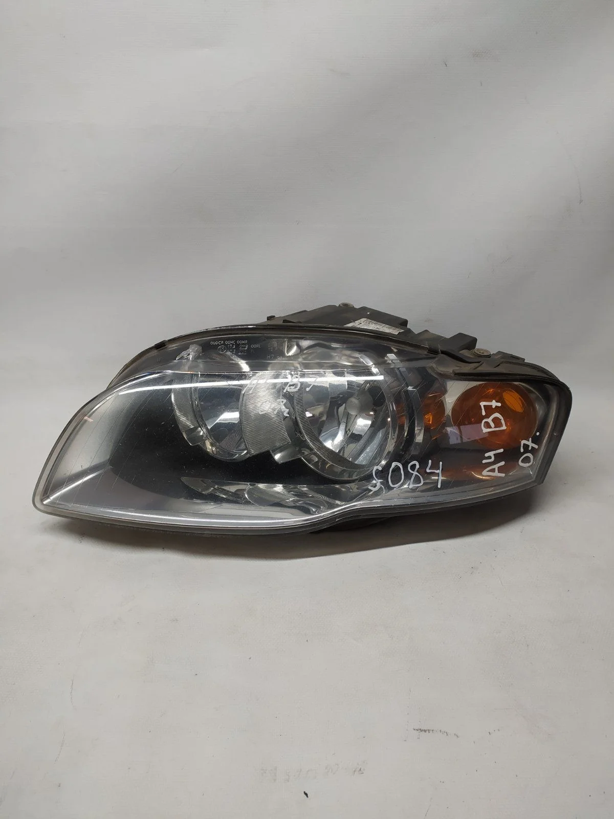 Фара левая Audi A4 B7 (2004—2009) б.у