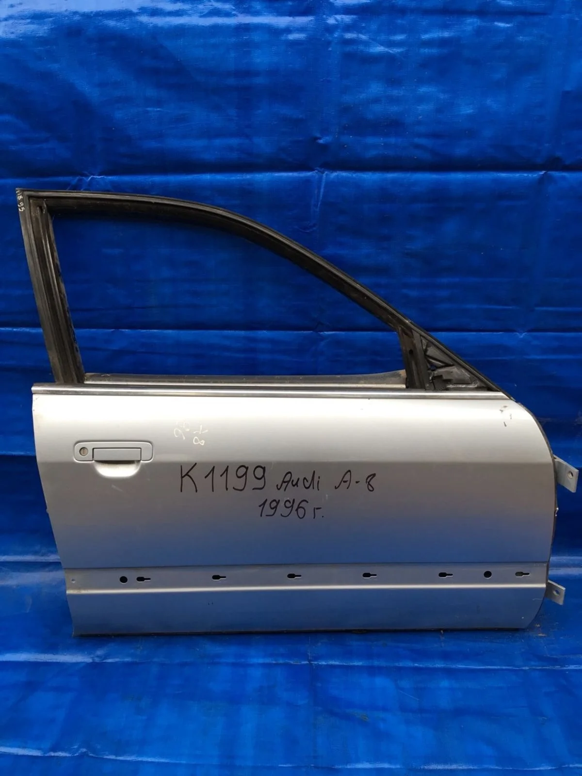 Дверь передняя правая Audi A8 D2 (1994—1999) б.у