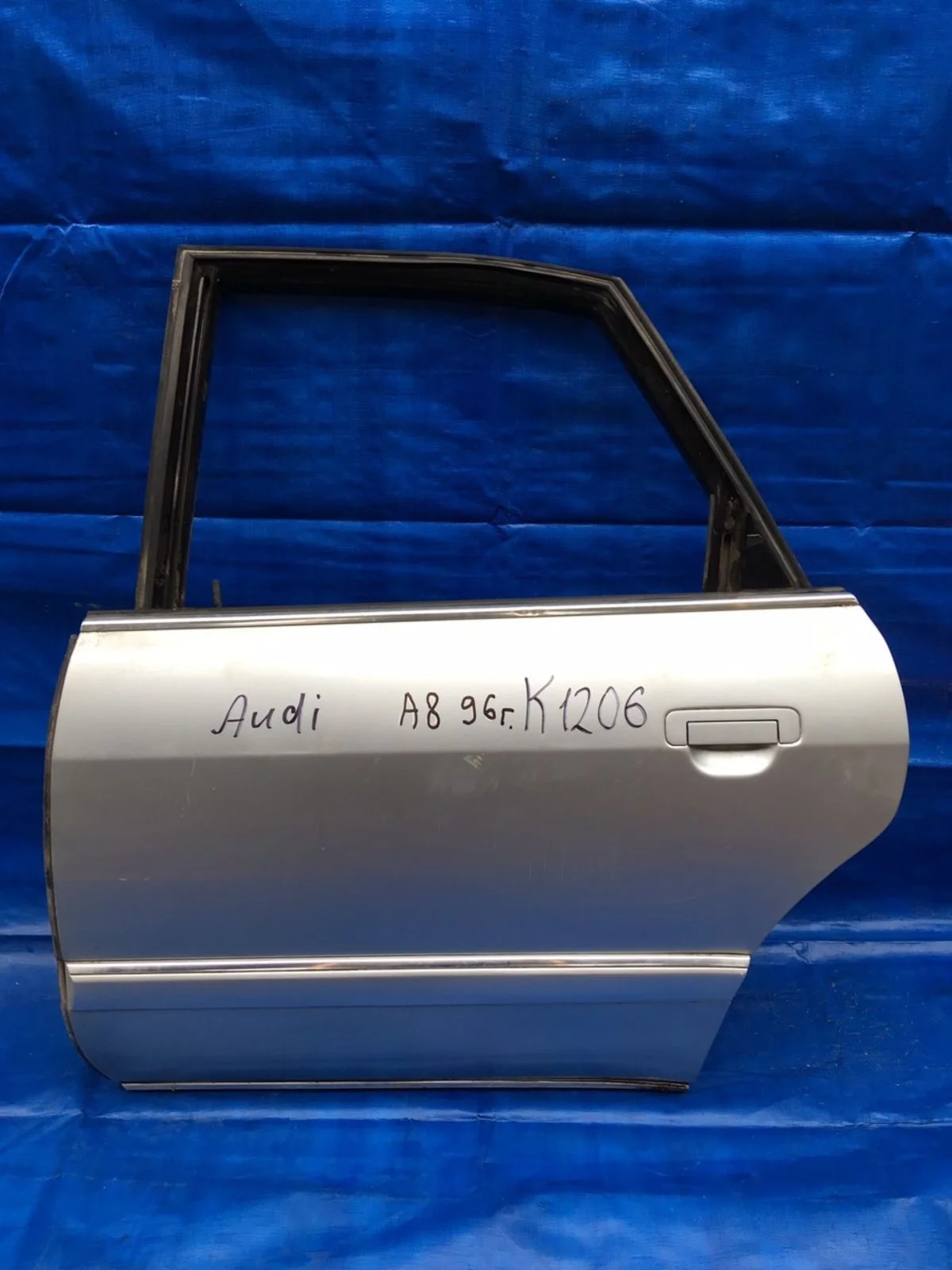 Дверь задняя левая Audi A8 D2 (1994—1999) б.у