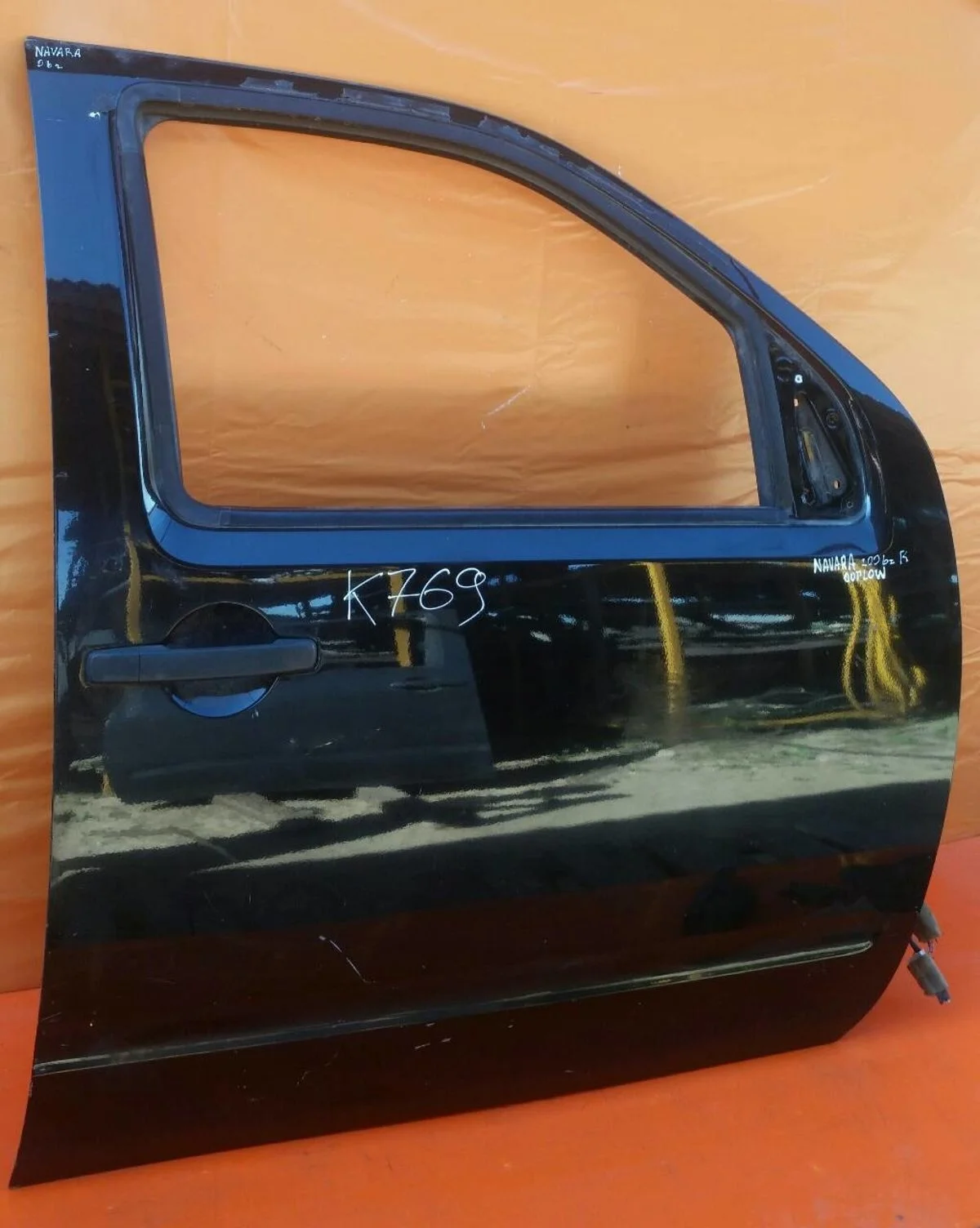 Дверь передняя правая Nissan Navara D40 (2004—2010) б.у