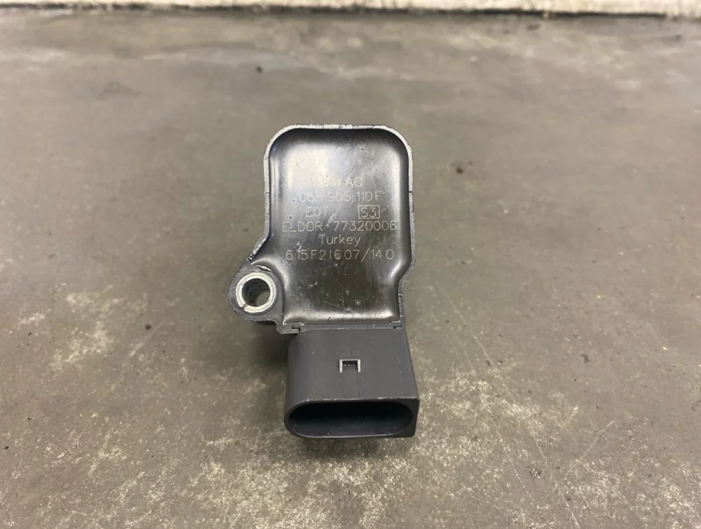 Катушка зажигания Audi A5 8T