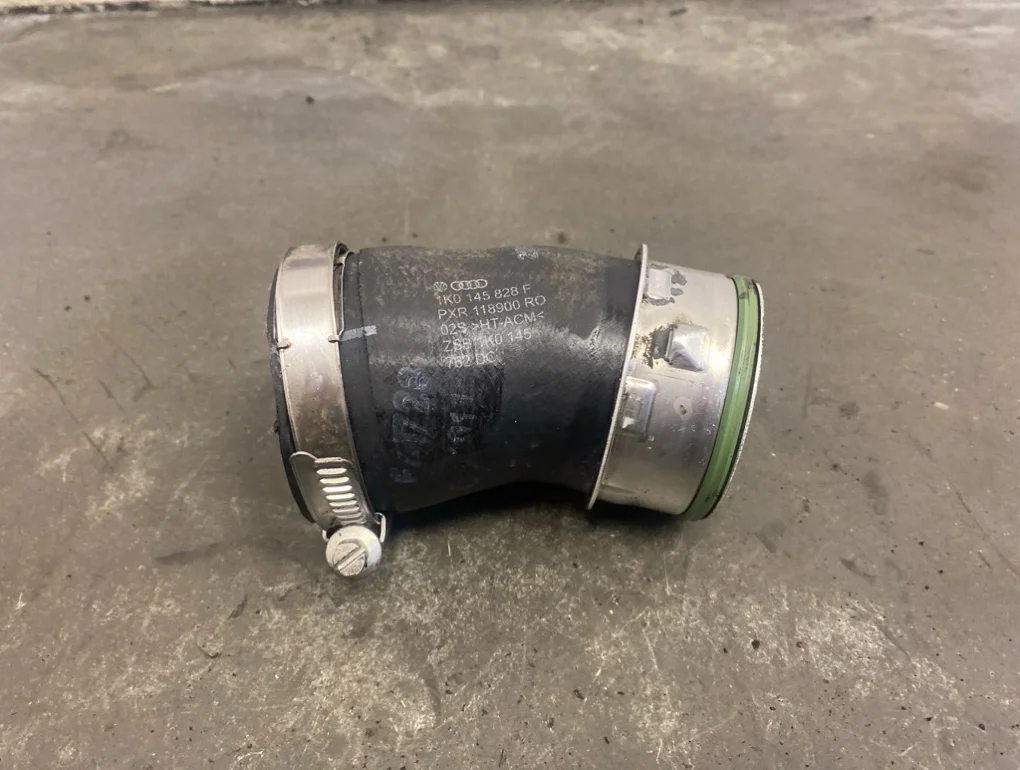 Патрубок интеркулера Volkswagen Passat B6