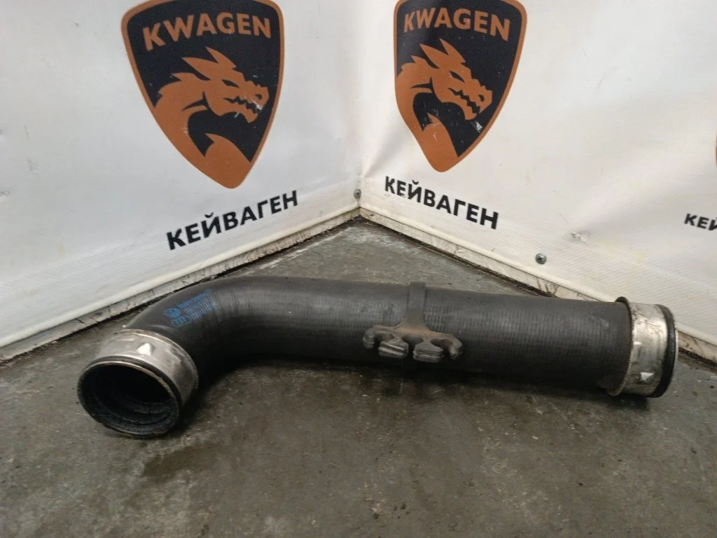 Патрубок интеркулера Volkswagen Golf 2006 5