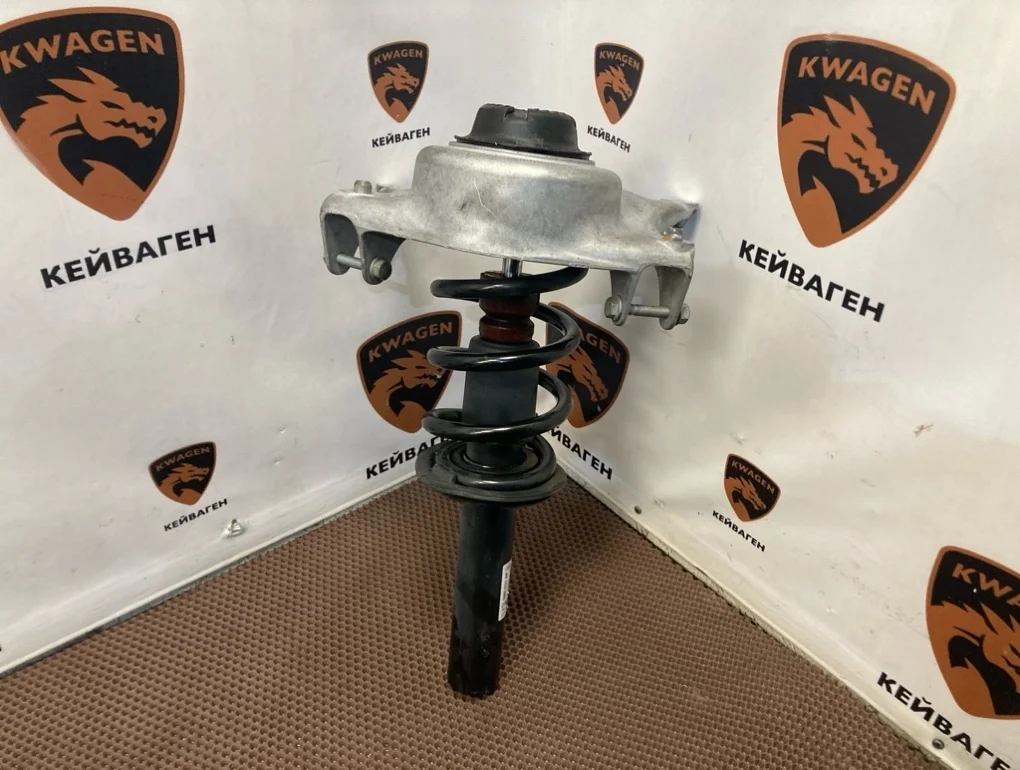 Стойка подвески Audi SQ5 2016 8R