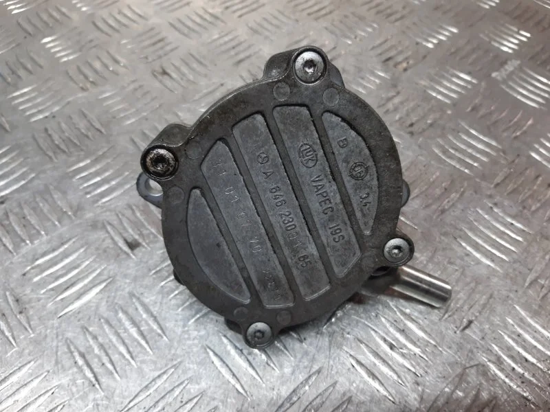 Вакуумный насос Mercedes W203