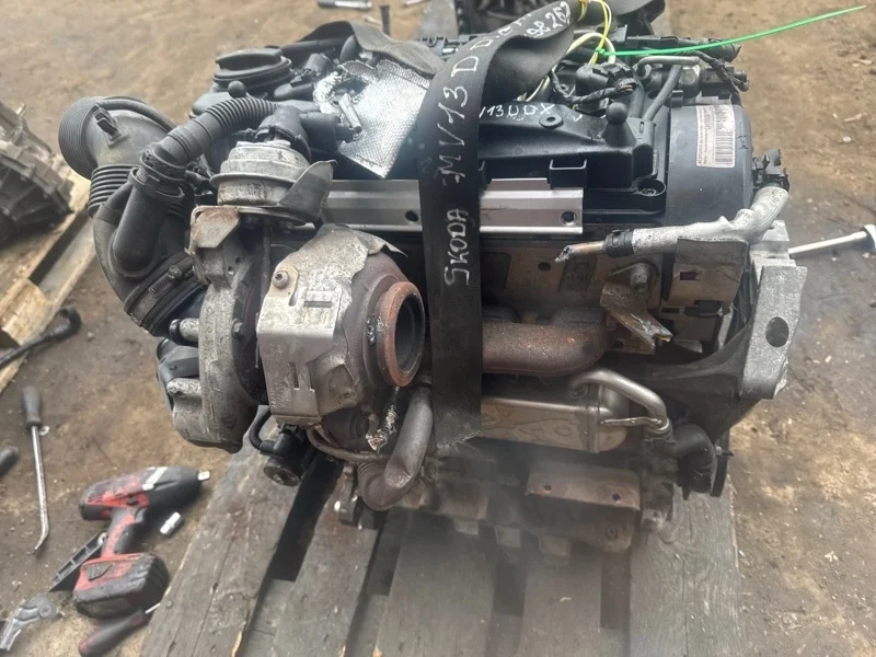 Двигатель Skoda Superb 2 CAYC 1.6 TDI 2013