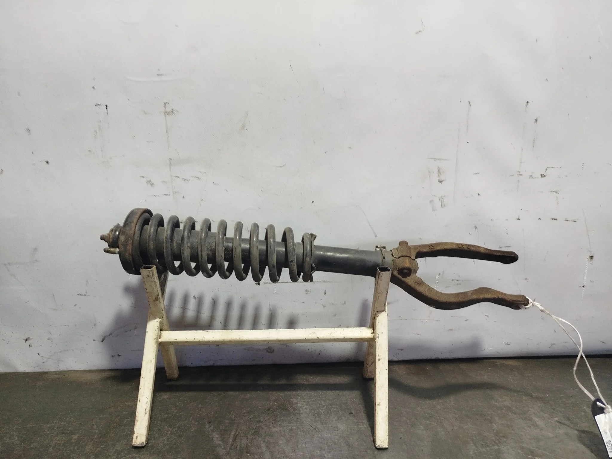 СТОЙКА ХОДОВКИ HONDA CR-V RD1 RD2 ПЕРЕДНЯЯ ПРАВАЯ 51605S10A01 2WD 4WD NE285