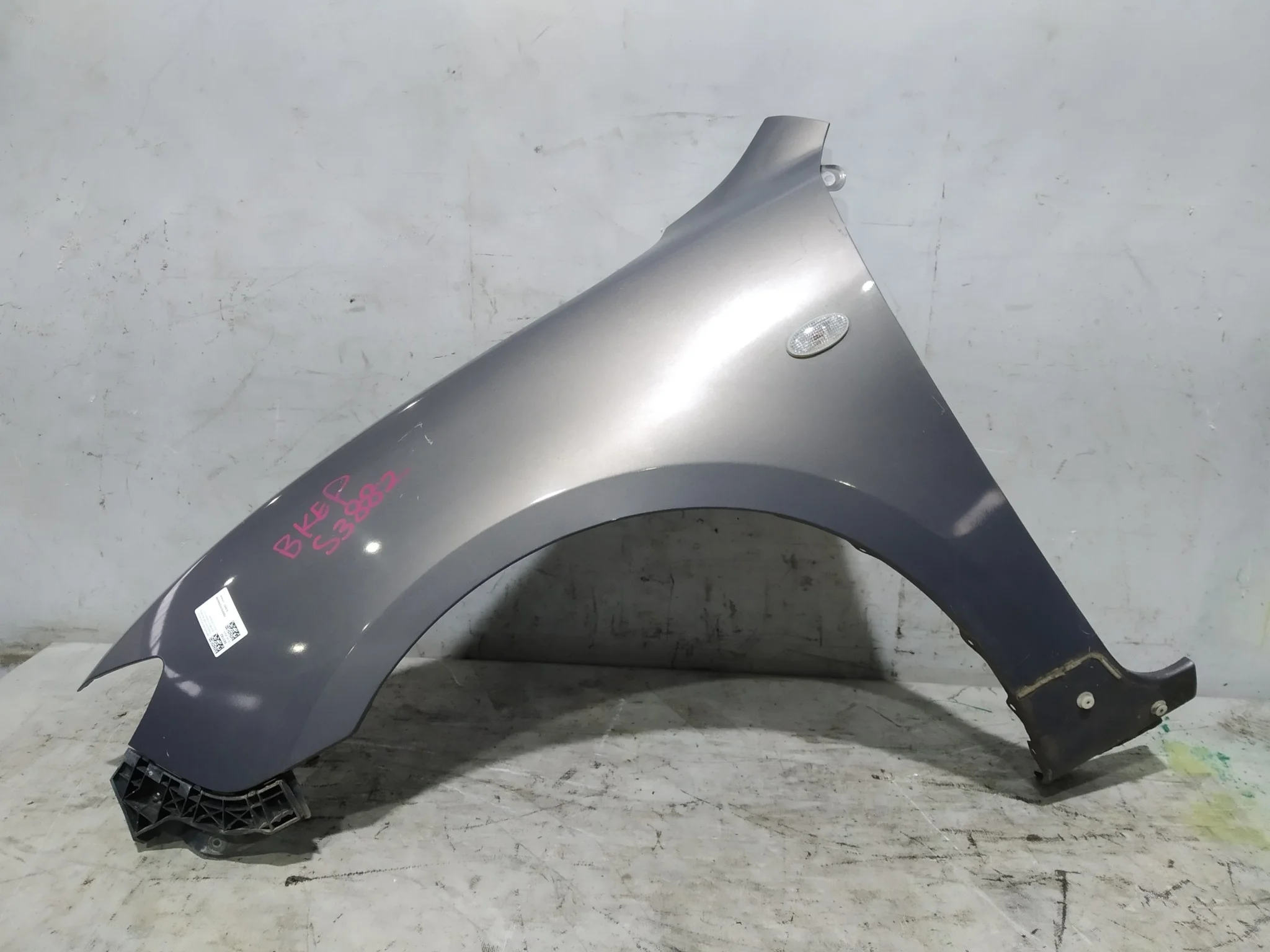 КРЫЛО MAZDA AXELA MAZDA3 BK BK3P BK5P BKEP BN8V52211D ПЕРЕДНЕЕ ЛЕВОЕ SEDAN серый, 32S S3882