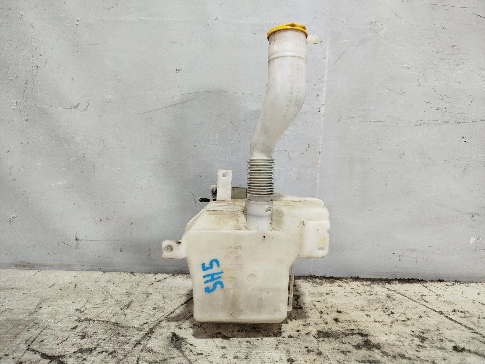 БАЧОК ОМЫВАТЕЛЯ SUBARU FORESTER SH5 SH9 SHJ ПОД 3 МОТОРА 86631SC010