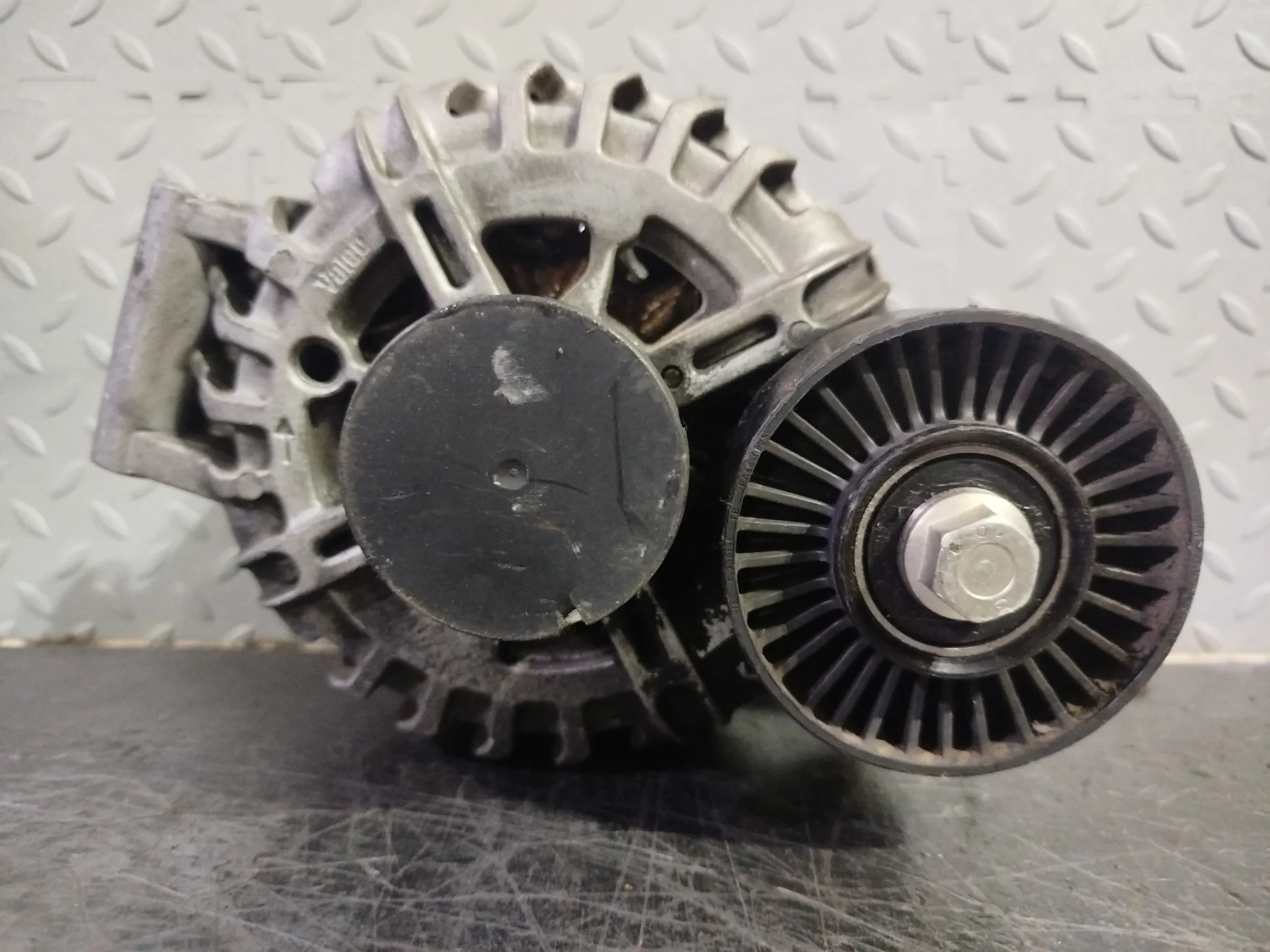 ГЕНЕРАТОР BMW M47D20 204D4 N52B25A N52B30A N52B30B N53B30A ... 6-SERIES 7-SERIES X1 X3 X5 ... E90 E91 E92 E93 F25 12317521178 4 УХА 1 КОНТАКТ 180A D2042