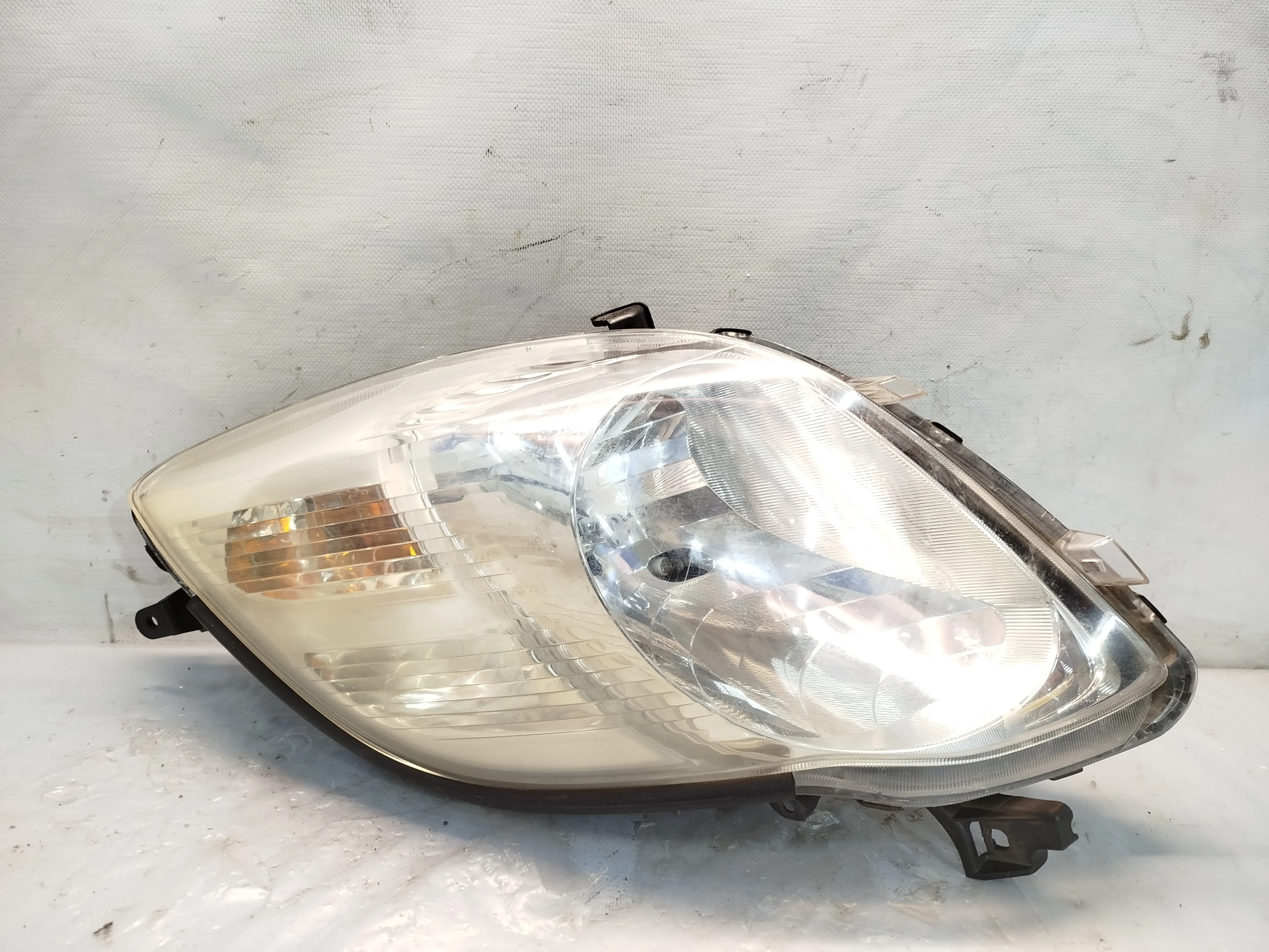 ФАРА TOYOTA VITZ YARIS KSP90 NCP90 NCP91 NCP92 NCP93 NCP95 NLP90 NSP90 SCP90 ZSP90 ZSP91 52184 ГАЛОГЕН КОРРЕКТОР ФАР ЛЕВАЯ 2 МОДЕЛЬ 8115052A00 KB659Z