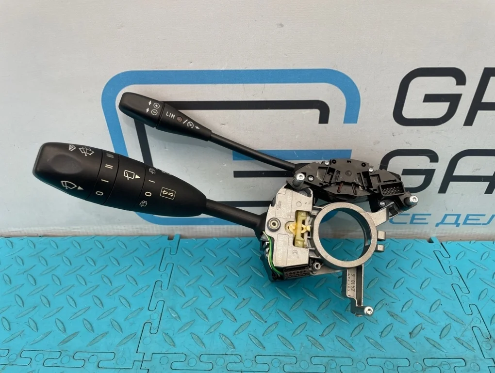 Переключатель подрулевой Mercedes-Benz A-Class 2010 A1695450210 W169 266.940 1.7