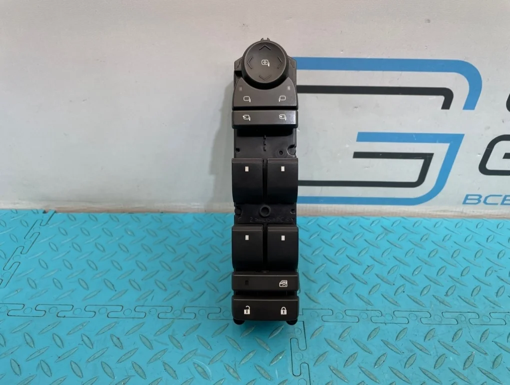 Блок стеклоподъемников Cadillac Escalade Iii 2007 15906883 GMT900 L92 6.2, передний левый