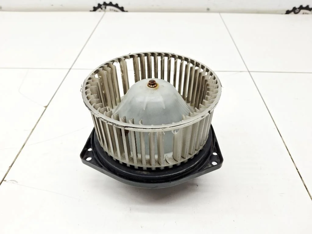 Моторчик печки Mitsubishi L200 2012 KA, KB