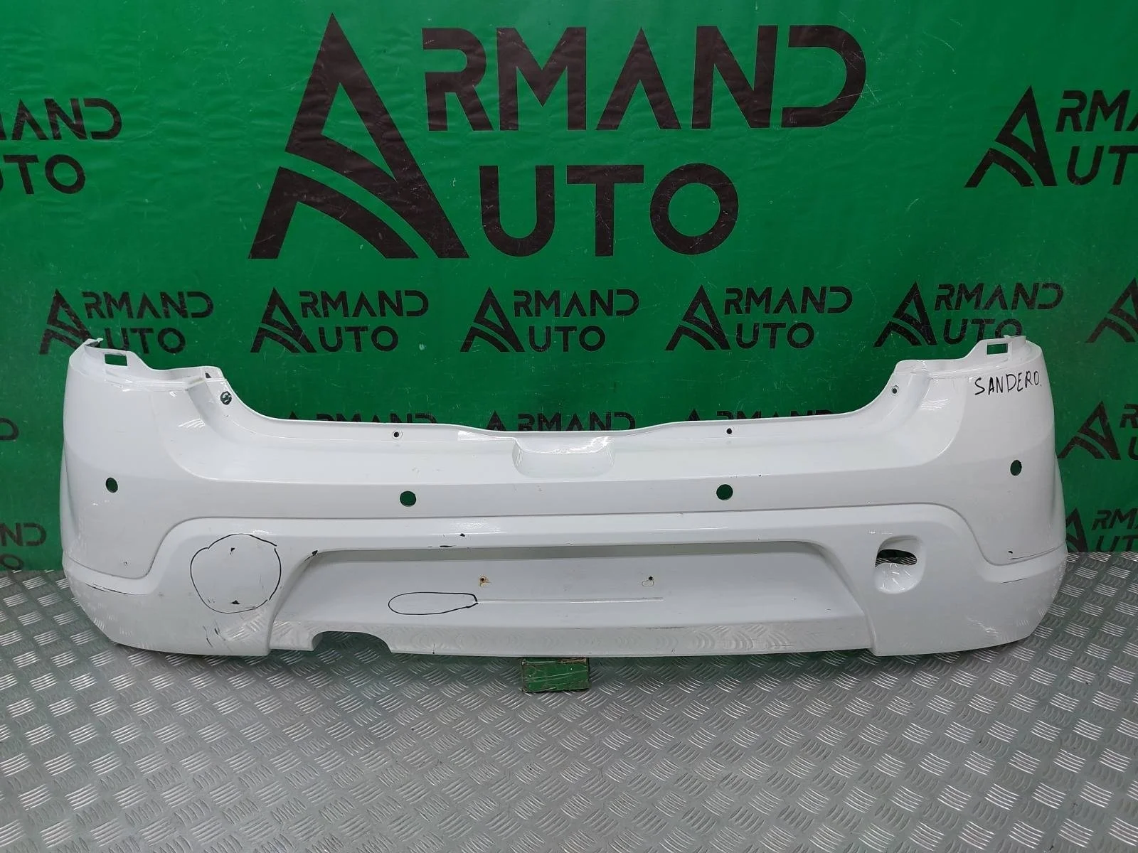 Бампер Renault Sandero 2009-2014