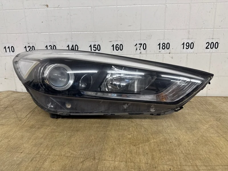 ФАРА Hyundai Tucson 3 2015 2016 2017 2018 92102D7000, передняя правая