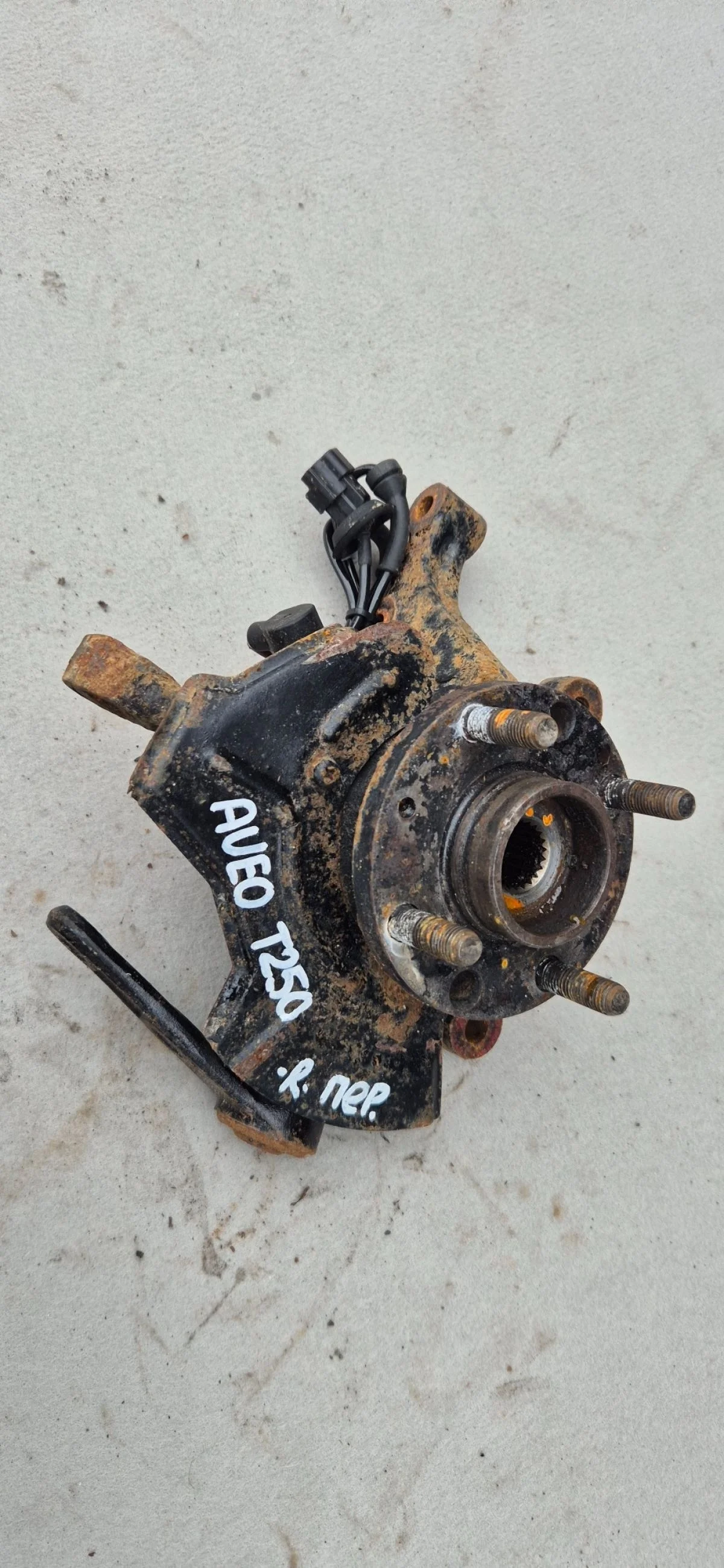 Кулак поворотный передний правый Chevrolet Aveo 2