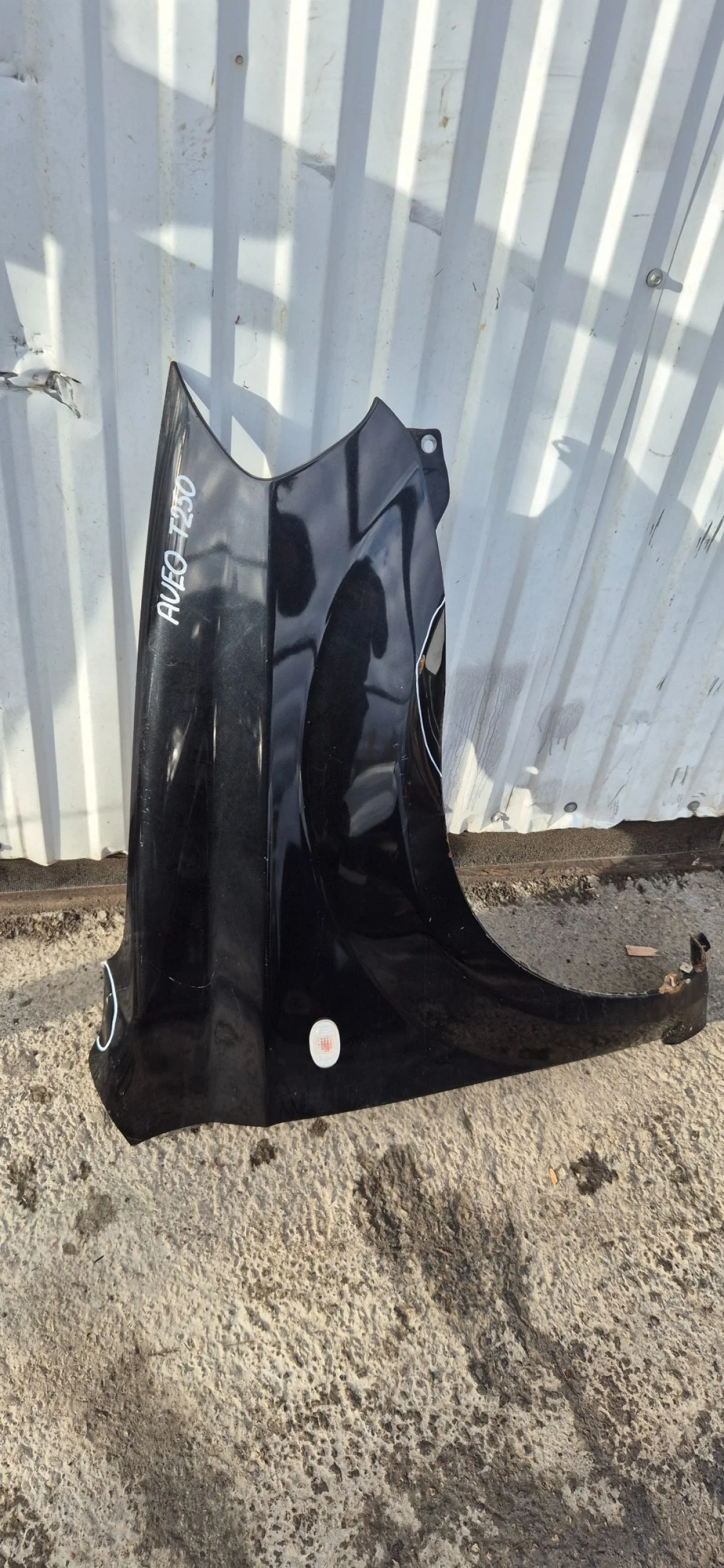 Крыло переднее правое Chevrolet Aveo (T250/T255