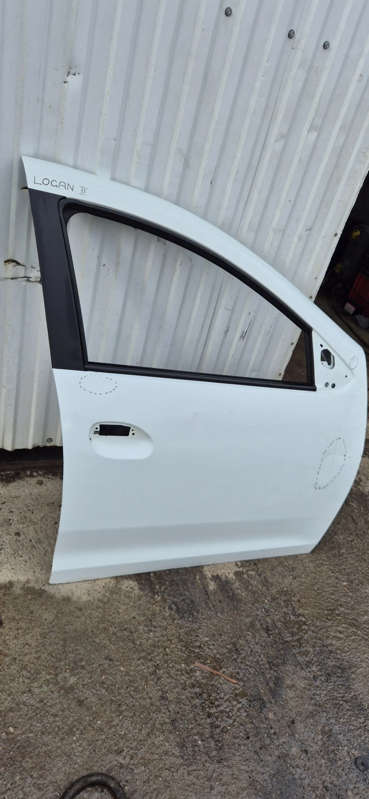 Дверь передняя правая Renault Logan II 2014-2022