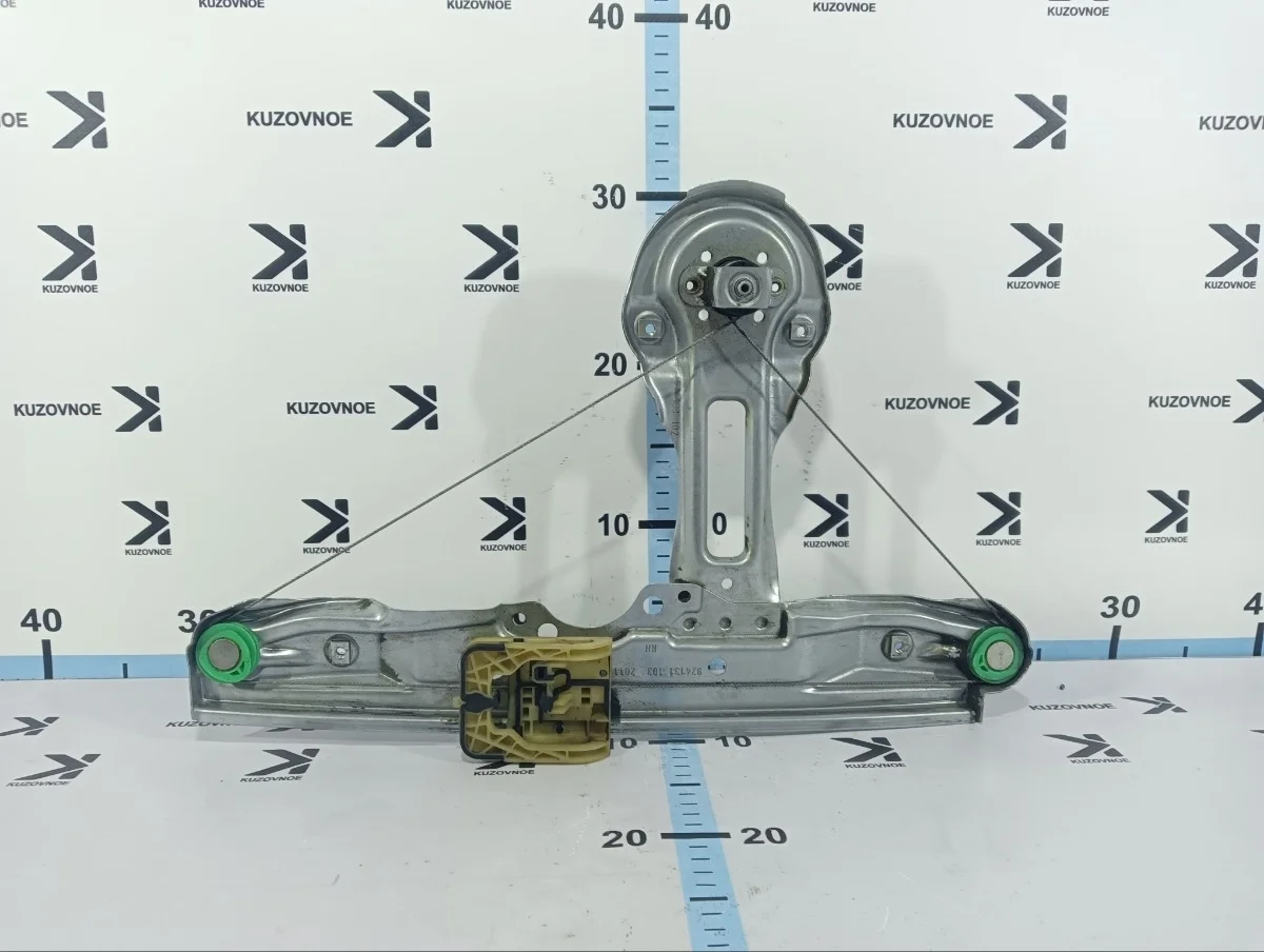 Стеклоподъемник Ford Focus 2012 CB8