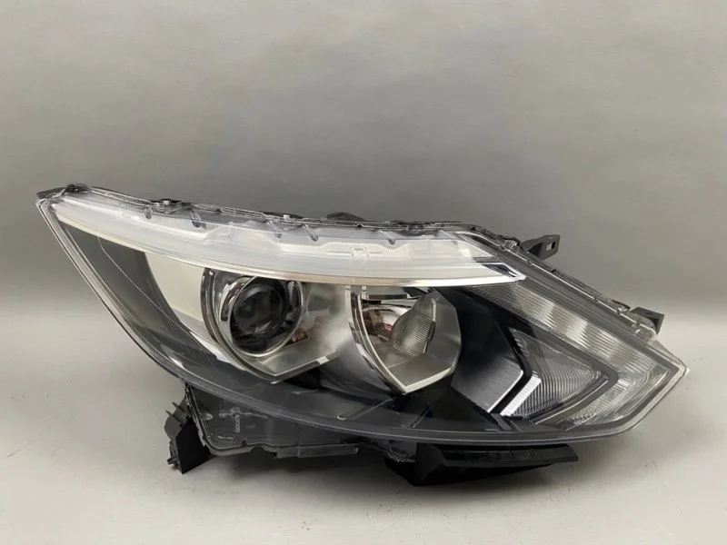 Фара Nissan Qashqai 2013-2019 260104EH1A J11, правая