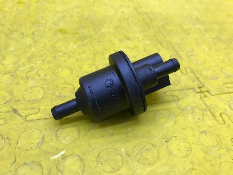 Клапан Skoda Octavia 2018 04E133781T 5E3 CWV 594183