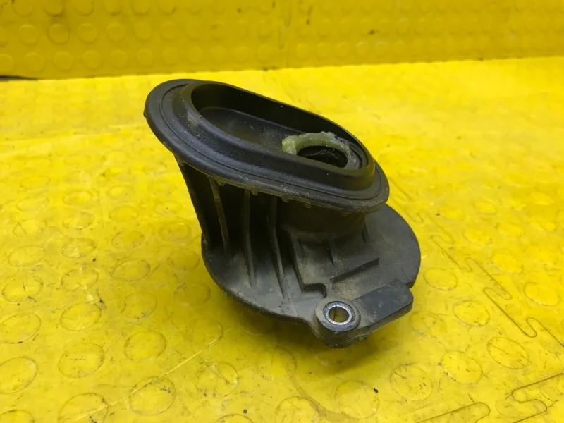 Втулка Skoda Octavia 2018 5Q1423055K 5E3 CWV 594183