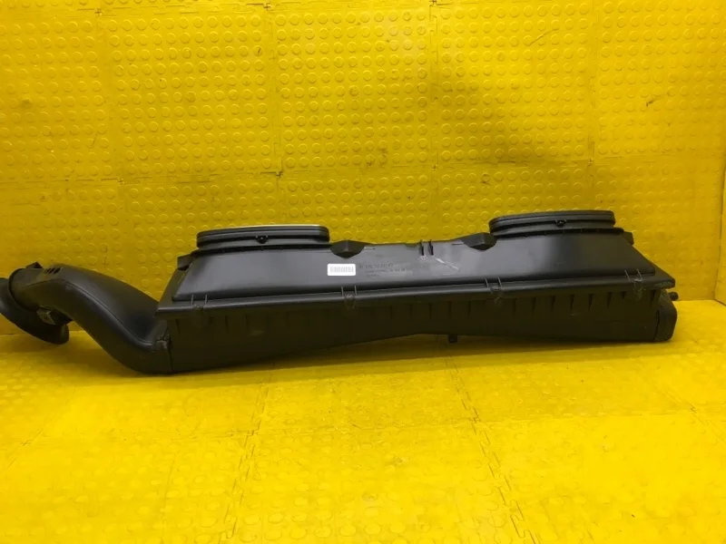 Корпус воздушного фильтра Porsche Panamera 2014 97011002102 970 CWAA