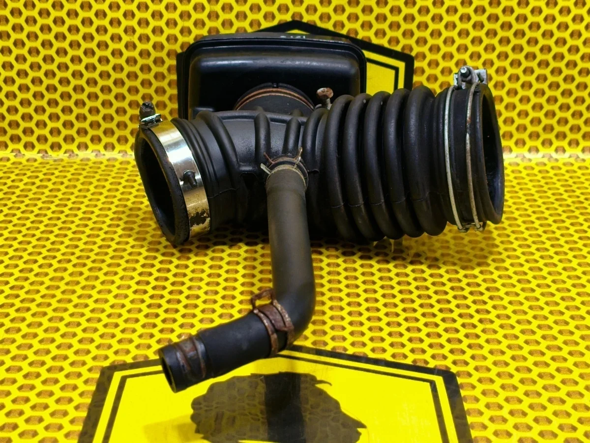 Патрубок воздушного фильтра гофра Nissan Almera Classic 2006 1657895F0B B10 QG16