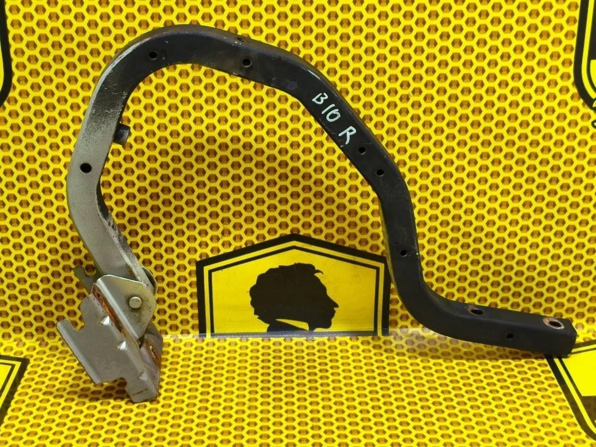 Петля багажника Nissan Almera Classic 2006 8440095F0A B10 QG16, правая