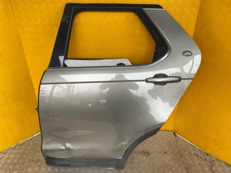 Дверь задняя левая Land Rover Discovery V (2016-Н.в.) 2018 LR080198 3.0 D 30DDTX