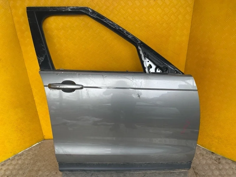 Дверь передняя правая Land Rover Discovery V (2016-Н.в.) 2018 LR080195 3.0 D 30DDTX