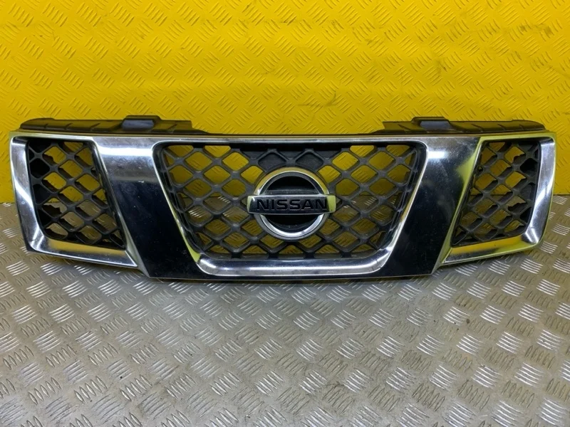 Решетка радиатора Nissan Navara (D40) 2004-2015 2008 62310EB400 ПИКАП 2.5 D YD25DDTI