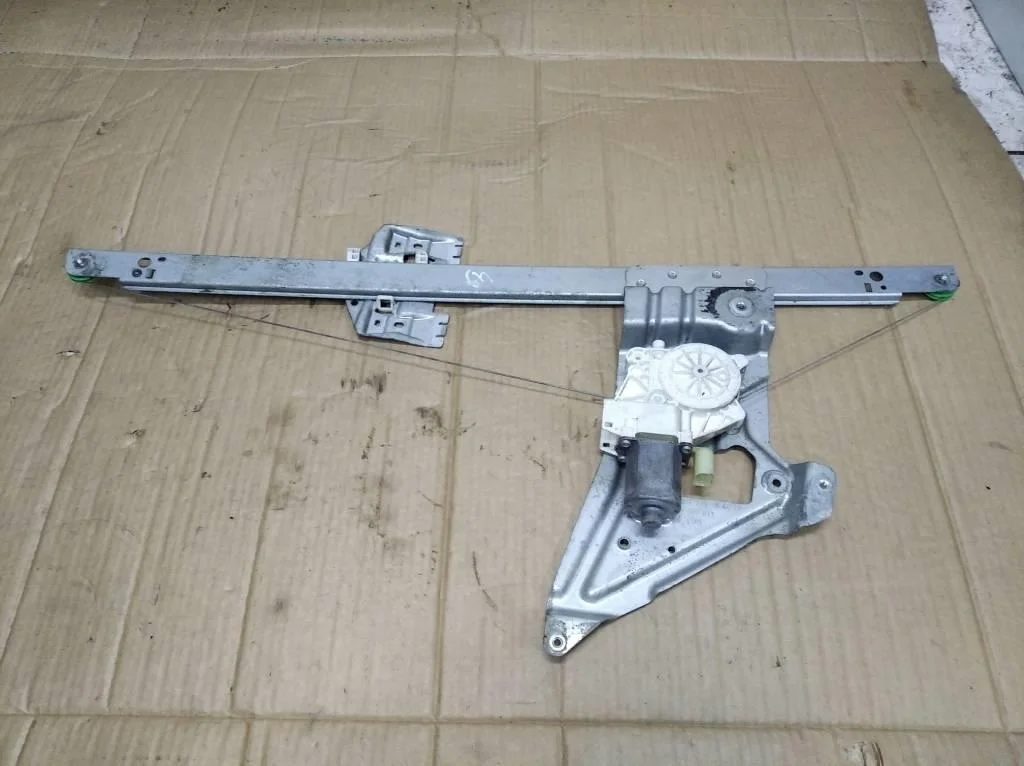 Стеклоподъемник передний левый Mercedes-Benz