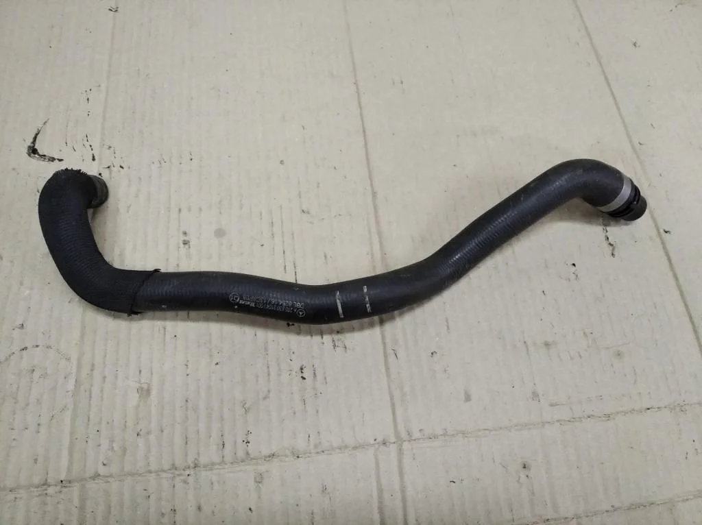 Патрубок ОЖ Mercedes-Benz