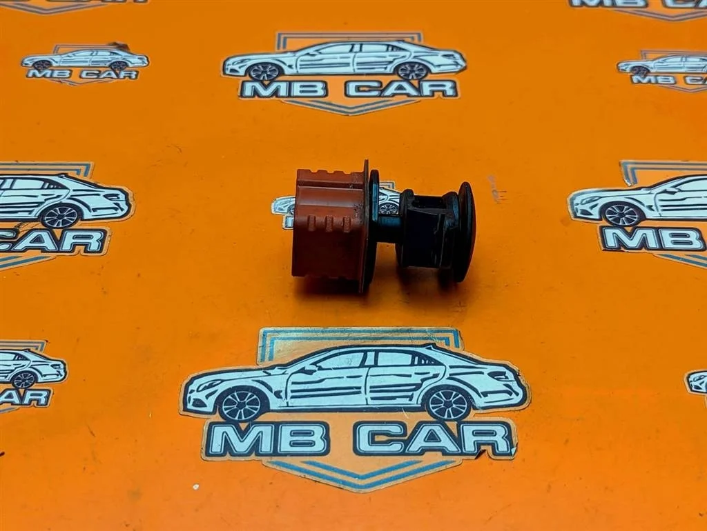 Опора радиатора Mercedes-Benz