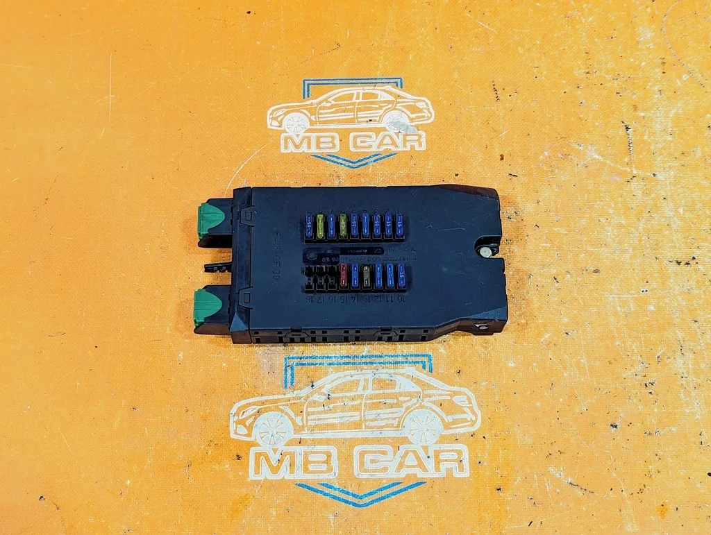 Блок предохранителей Mercedes-Benz