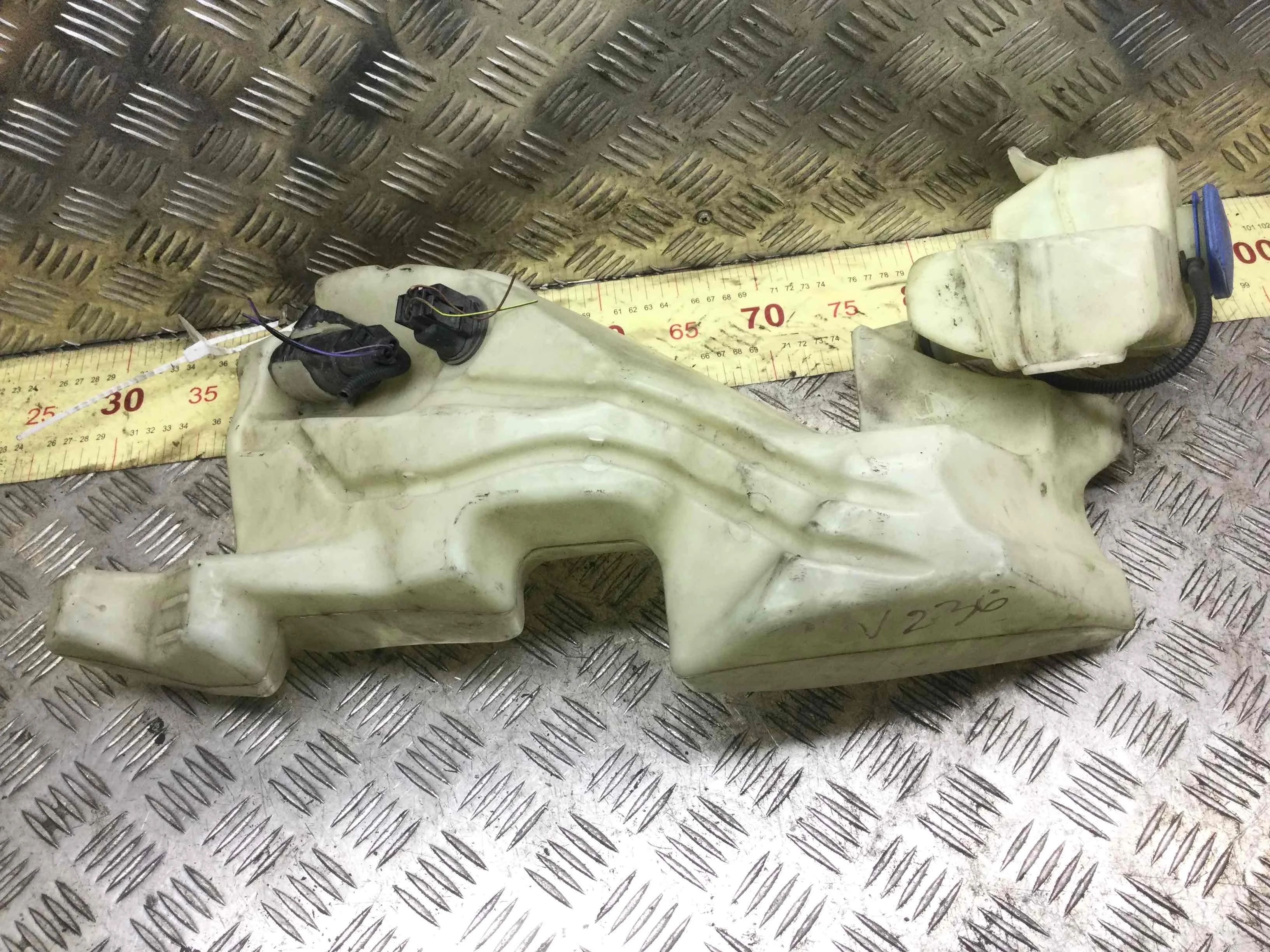 Бачок омывателя Audi A4 B7 (2004-2008) дизель 3.0 TDI Механика Седан