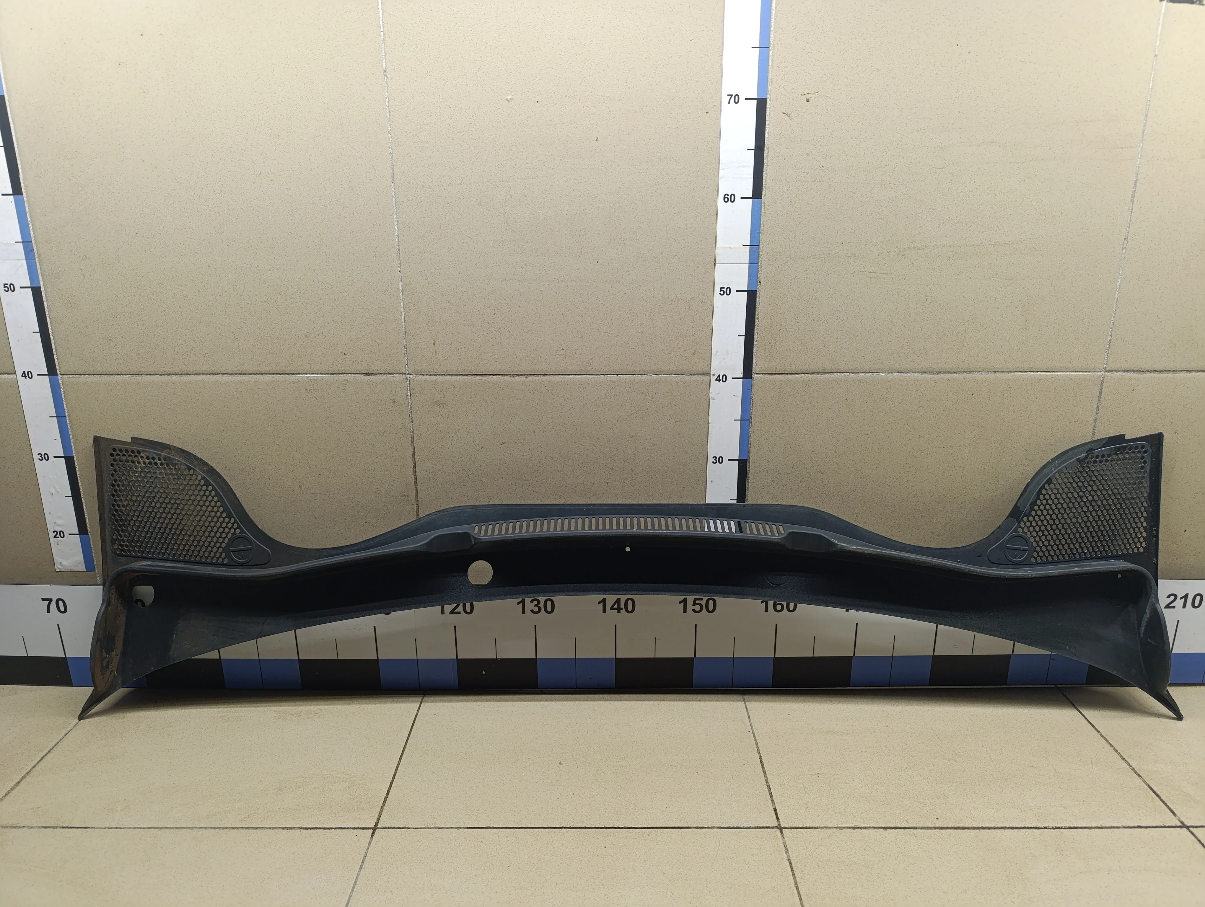 Решетка стеклооч. (планка под лобовое стекло) Polo (Sed RUS) 2011>