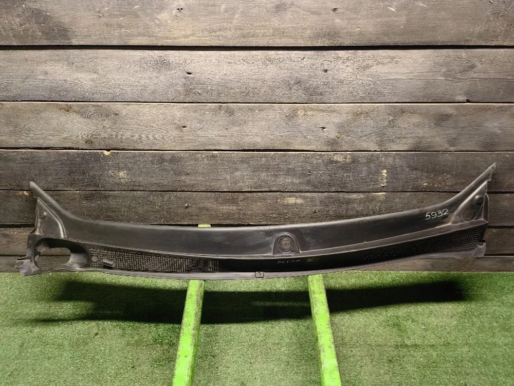 Жабо (накладка дворников) Renault Logan II