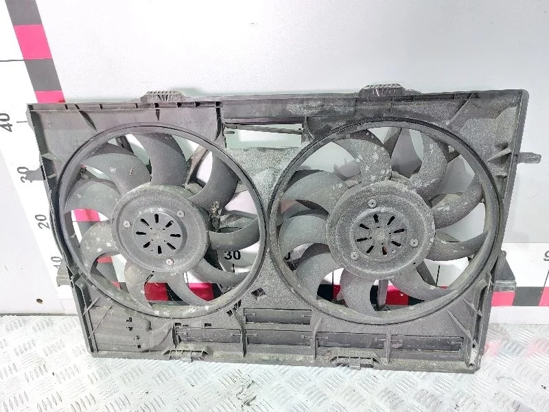 Вентилятор радиатора Б/У Audi A6  TDi 2012