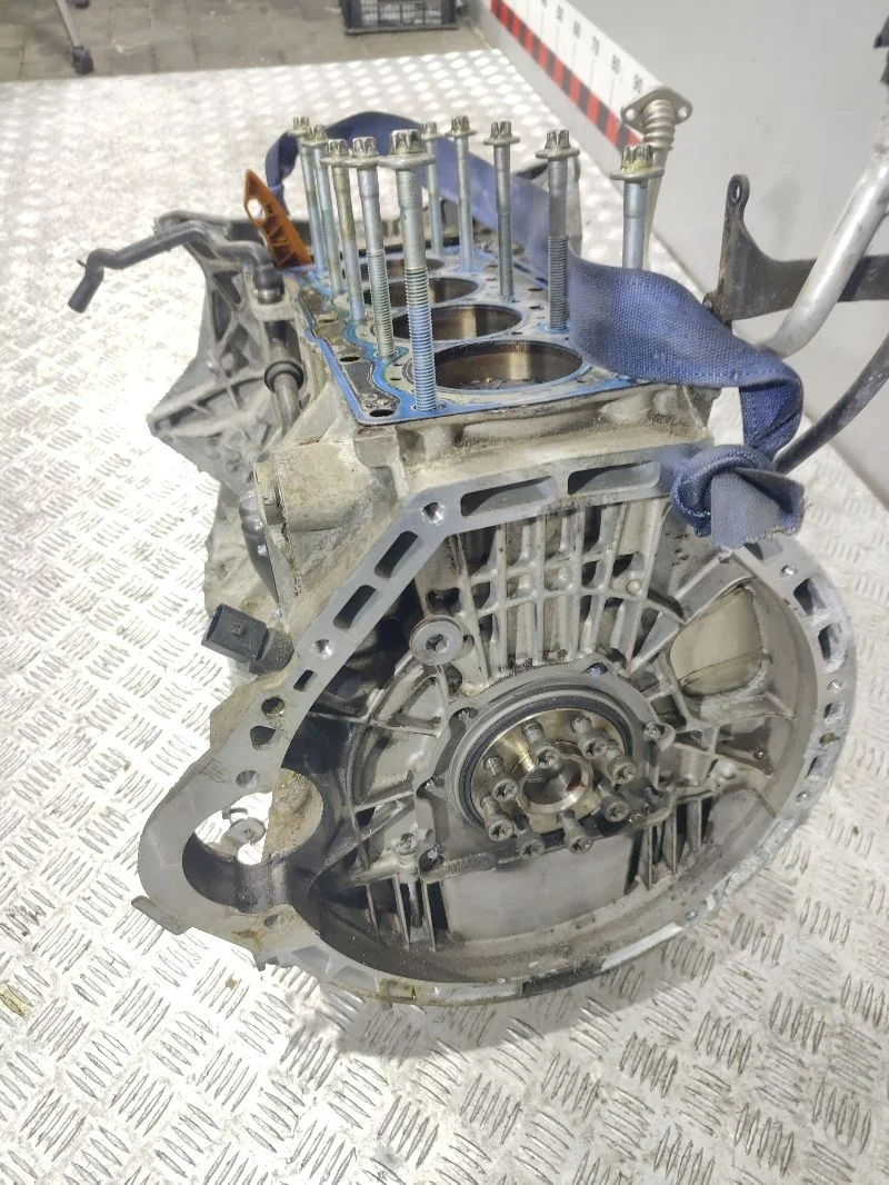 Блок цилиндров Б/У Mercedes C W203   2004