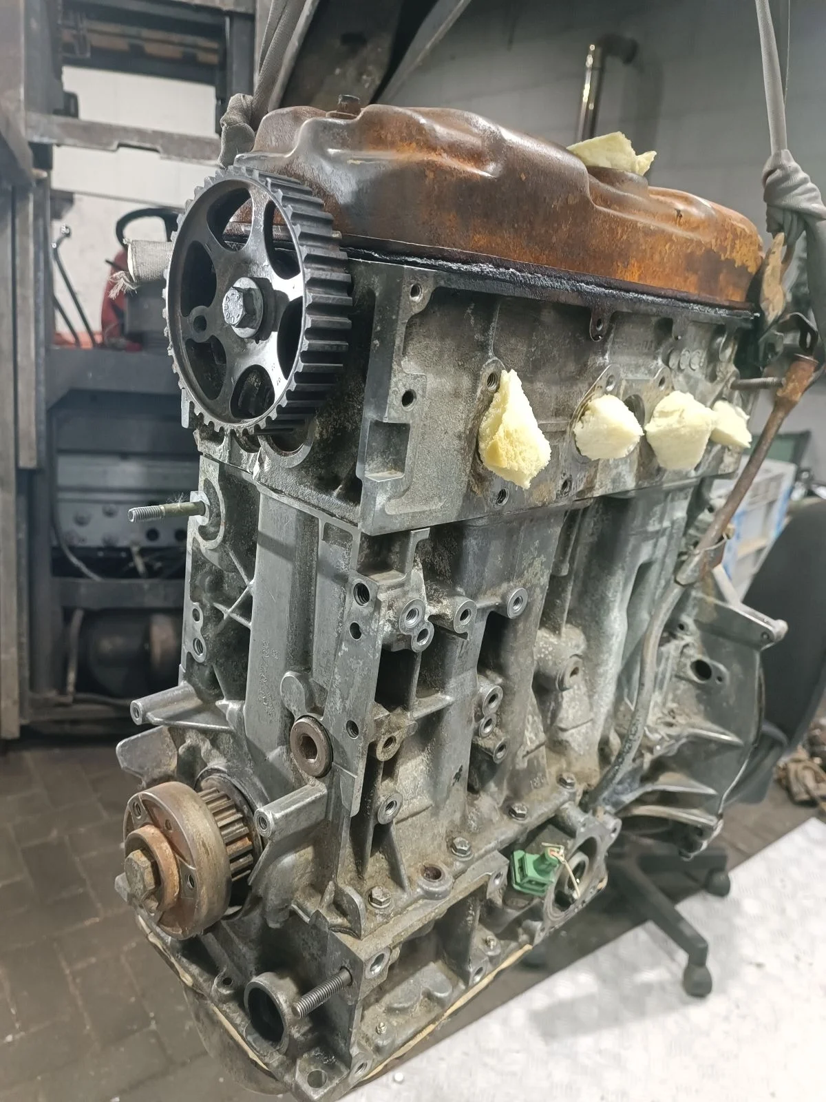 Двигатель Б/У Citroen C3   2003