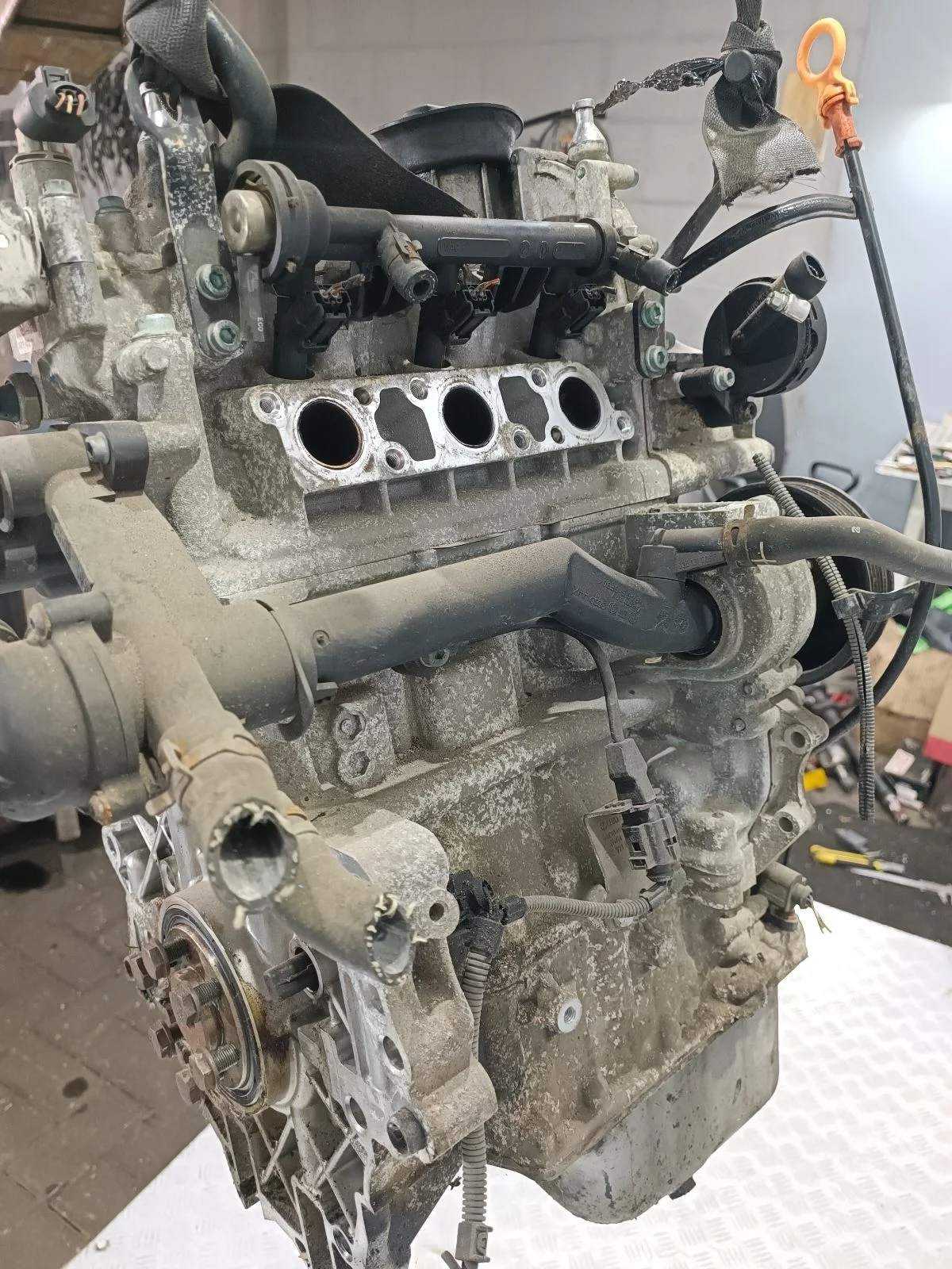 Двигатель Б/У Skoda Fabia   2006